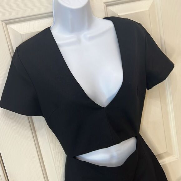 Faith In Love Dress Sz 8 Black Mini Cutout V Neck Short Sleeve Zipper Back Lined - Picture 3 of 8